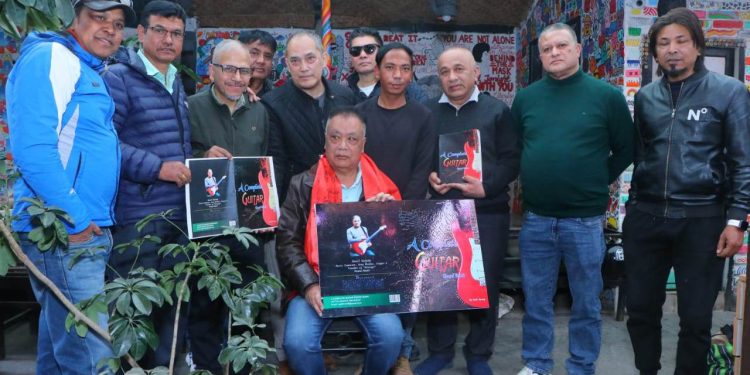 गितार चलाउन सिकाउने ‘अ कम्प्लिट गितारकर्ड’ किताब सार्वजनिक