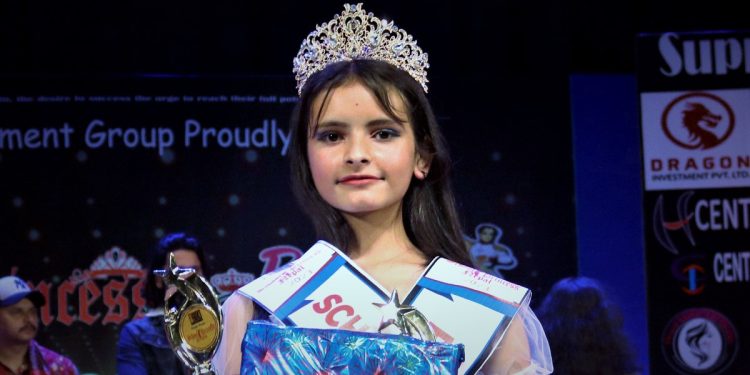 स्मारिका लम्सालले जितिन् ‘स्कुल प्रिन्सेस वर्ल्ड २०२३’ को उपाधि