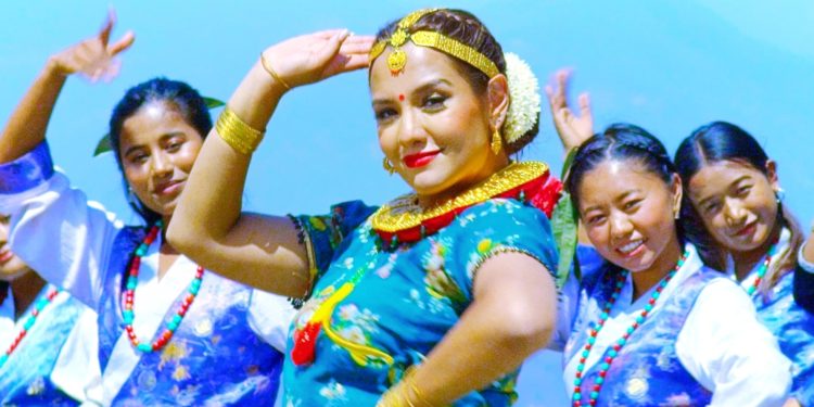 अख्तियार आयुक्तको गीतमा नाचिन् अभिनेत्री प्रियंका कार्की