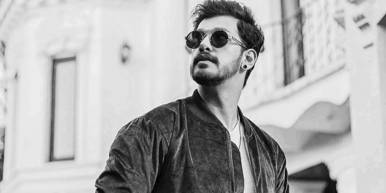 फिल्म ‘ह्यासट्याग माया’को छायांकनमा ब्यस्त अभिनेता सारुक ताम्राकारले गरे आत्महत्या