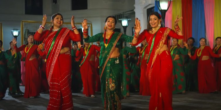 तिन अभिनेत्री रेजिना उप्रेती, दिपाश्री निरौला र निता ढुंगानाको तीज गीतमा ठुम्का