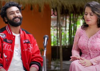 ऎना र काँईयो गीतका गायक अलिफ र गायिका काब्या आफै भिडियोमा फिचर्ड