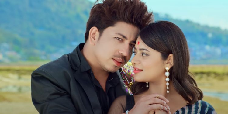 केकि अधिकारी र प्रकाश सपूत नाटक मार्फत परदेशी २ हेर्न आग्रह गर्दै देशव्यापी प्रचारमा