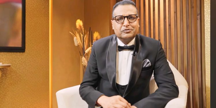 युट्युबमा ‘मनका कुरा’ संचालन गर्दै उद्यमी तथा साहित्यकार बसन्त चौधरी