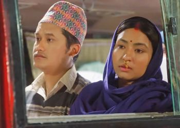 सरोज र आश्माको अहिलेसम्मकै फरक अवतार, २ जनालाई स्मार्ट फोन उपहार