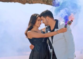 पत्रकार समीरसंग मोडल गीता ढुंगाना रोमान्टिक