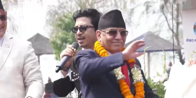 प्रकाश सपूतको ‘गलबन्दी’ मा नाचे प्रधानमन्त्री प्रचण्ड