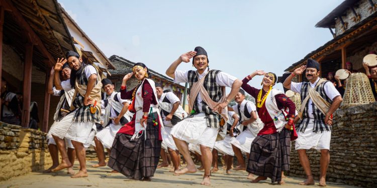 ‘पुजार सार्की’को अन्तिम दृश्यमा खिचिए सबै प्रमुख कलाकार, ४८ दिनमा प्याक अप