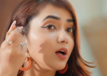 मोडल प्रियना आचार्यको गाजल