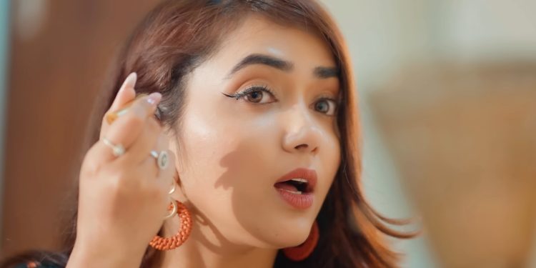 मोडल प्रियना आचार्यको गाजल