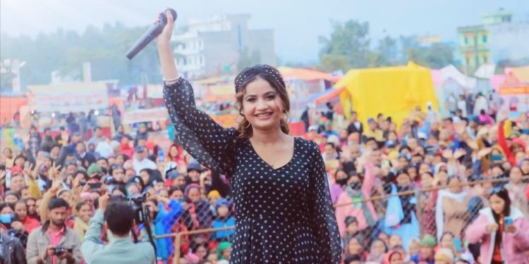 साउण्ड सिस्टम व्यवसायी यस्तो चेतावनी दिएपछि एलिना चौहानले माफी मागिन्