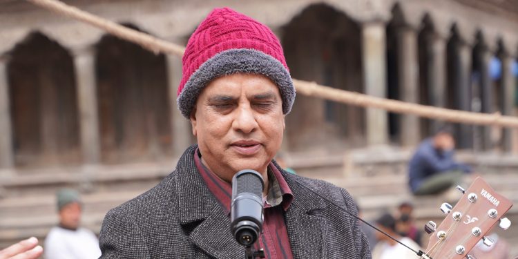 गीत मार्फत हरिवंश आचार्यको गुहार – ‘काम देउ न सरकार’