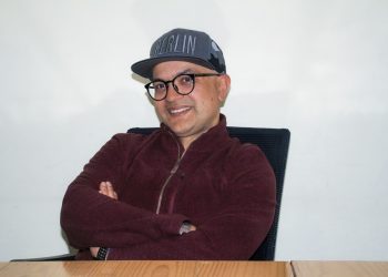 ‘कोरोनामा बिदेश बस्दा द रेड सुटकेशको कथा फुर्यो’-निर्देशक फिडेल देवकोटा