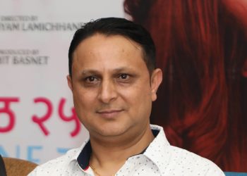 ‘फिल्म लण्डन टु पेरिस हाम्रै नेपाली परिवेशकै कथा हो’-निर्देशक घनश्याम लामिछाने