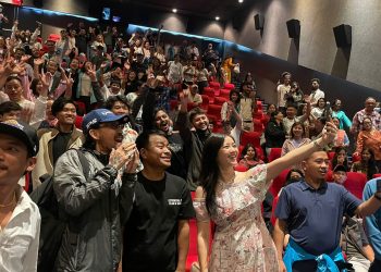 ‘घरज्वाईं’को सुखद् सुरुवात: असारे झरिको बाबजुद दया र मिरुना हेर्न हलमा दर्शकको चाप