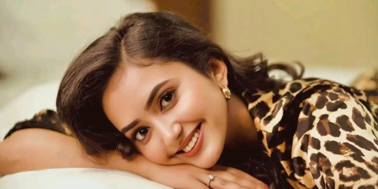 मुन्नी उपनामले चर्चित प्रियना आचार्य ‘लाज शरणम्’बाट फिल्ममा डेब्यु गर्दै