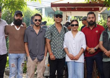 प्रदिप र सौगातले शुभ मुहुर्त सट दिँदै फिल्म ‘पिताम्बर’को छायांकन सुरु