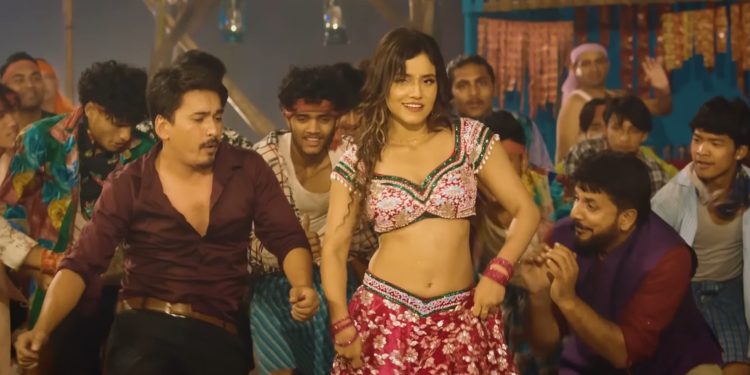 कार्तिक २२ देखी प्रदर्शन हुने ‘फिरफिरे फिरिरी’को टिमिक्कै चोलीमा अलिशाको ठुम्का