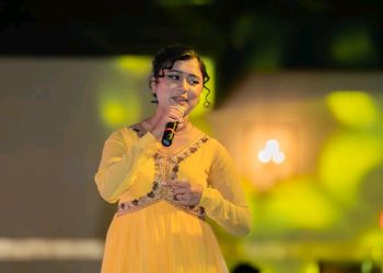 रचनाले गरिन् अमेरिकाबाट फर्केलगत्तै बाढी पीडितलाई ५० हजार नगद सहयोग