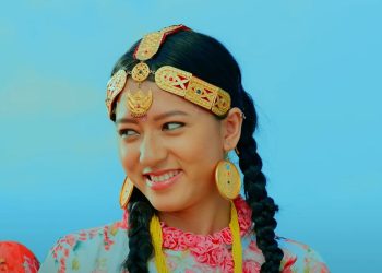 रिज्योना कार्कीको ‘फूल टिपी’मा अञ्जना तामाङ फिचर्ड