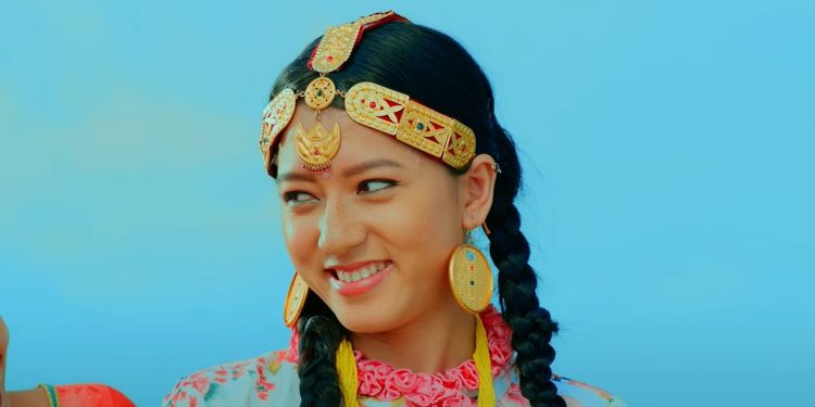 रिज्योना कार्कीको ‘फूल टिपी’मा अञ्जना तामाङ फिचर्ड