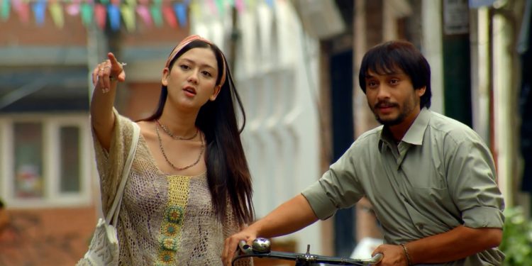 फिल्म ‘के घर के डेरा : घर नं २’ को पहिलो गीत ‘आँखा’मा खगेन्द्र र उपासना