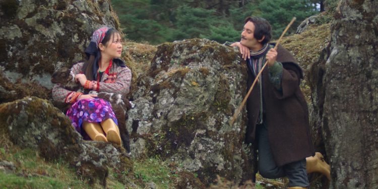 फिल्म ‘उनको स्वीटर’को फरक शैलीको गीत ‘काफ्ले’ सार्वजनीक