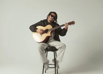 गायक रोहित थापा मगरले सार्वजनीक गरे ‘कुरिरहेछु’, भिडियोमा आफै देखिए