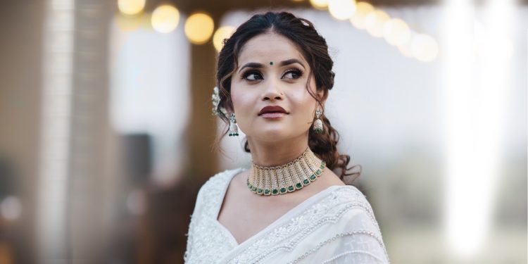 भूपू मायालाई एलिना चौहानको ‘बिहेको निम्तो’, संयोग कि सम्बन्धविच्छेदपछि पिंडा ?