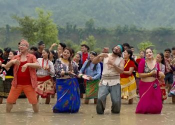 ‘हली’को गीतमा दीपाश्रीदेखि प्रमोद दीपसम्मले मर्काए कम्मर