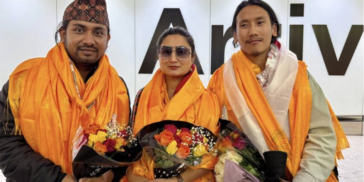 लण्डनमा नेपाली सुरहरू गुञ्जिँदै, अञ्जु पन्त र खेम सेन्चुरी ‘ओपन कन्सर्ट’मा