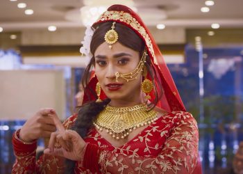 नाजिर हुसैनको महिला अवतारमा दमदार नृत्य, भदौ १३ मा आउँदै फिल्म ‘गुन्यु चालो’