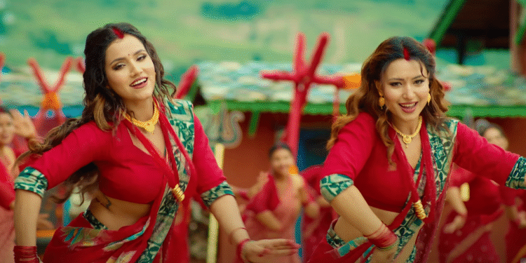 मेलिना र अनुको तीज गीत ‘दर बनाइराछिन् आमा’मा आश्मा र अलिशाको नृत्य