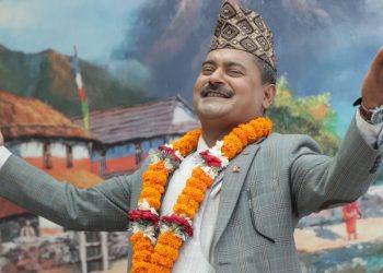 ‘मिसन नौटंकी’मार्फत जोगिन्दरको गाइजात्रे झटारो: व्यङ्ग्यको नशाले नेता लट्ठ