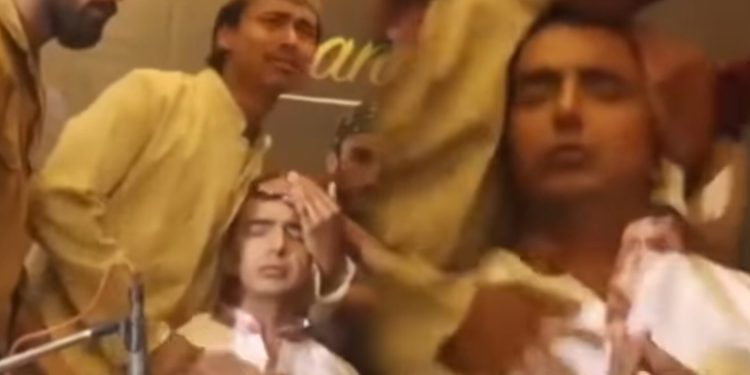 ‘जनै हराएको मान्छे’को गीत छायांकनमा भावनामा बग्दा गायक थानेश्वर बेहोस