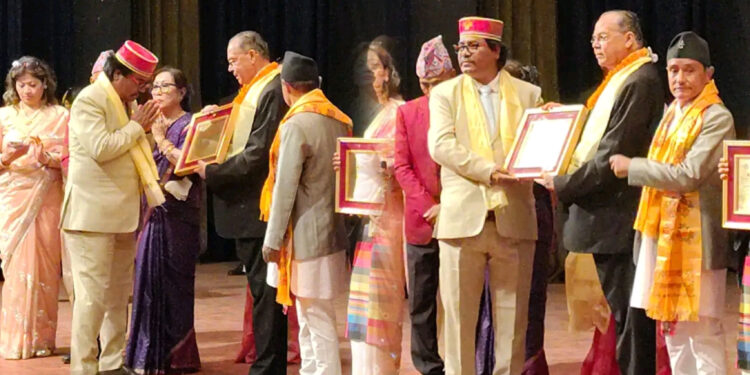 निर्देशक भीम लामा ‘नेपाली चलचित्र विशिष्ट राष्ट्रिय सम्मान २०८२’ बाट सम्मानित
