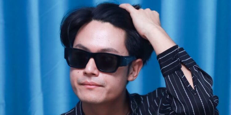 ‘माइतीघर’मा धीरज मगर प्रहरीदेखी लाहुरेसम्म, आखिर कस्तो हो उनको चरित्र ?