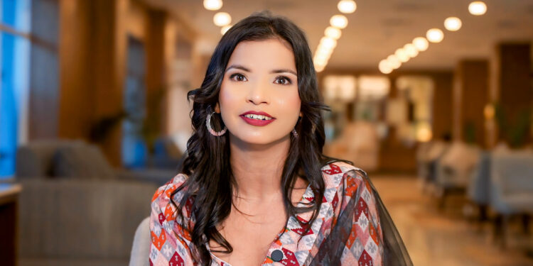 महिलाले सीप र क्षमता घरबाहिर पनि प्रयोग गर्नुपर्छ: मिसेस पुर्बेली आईकन प्रतिष्पर्धी आयुषा कुँवर