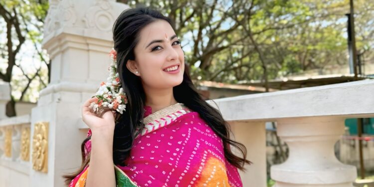 ‘भ्यानिटी भ्यान’ विवादमा अभिनेत्री नीतिको स्पष्टीकरण: ‘यो आधारभूत अधिकार हो, विलासिता होइन’