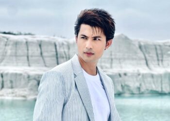 ‘सँगै मिलेर इतिहास रचौं’ भन्दै अनमोल केसीले फ्यानलाई समर्पित गरे आगामी ४ ठूला फिल्म