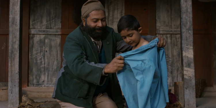 कलिला काँधमा ‘फर्स्ट’ हुने भारी: शिक्षा प्रणालीको चिरफार गर्दै ‘रोल नं १’ को गीत सार्वजनिक