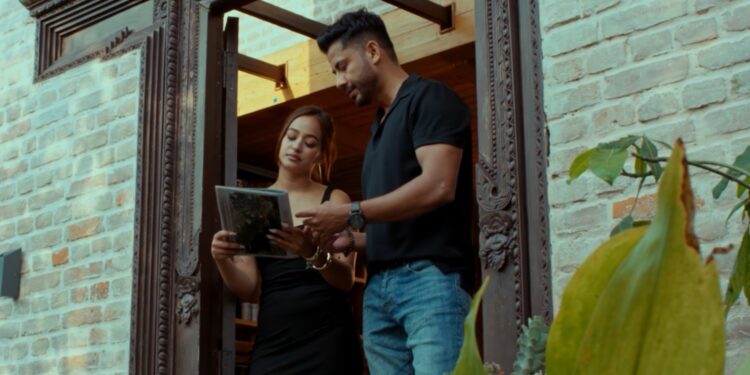 माया, मनमुटाव र बिछोडको कथा बोल्दै आयो रामकृष्ण ढकालको नयाँ गीत ‘नत तिम्रो’